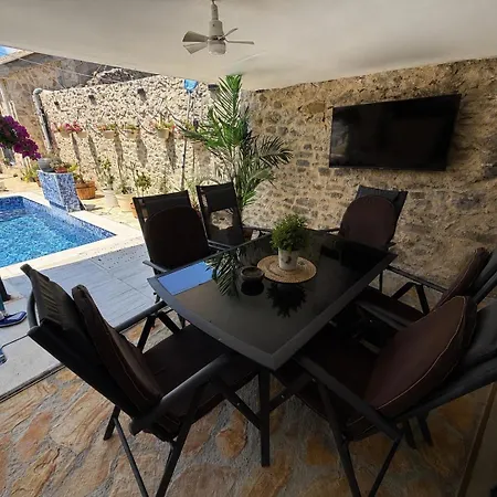 App 2 Adan Apartment